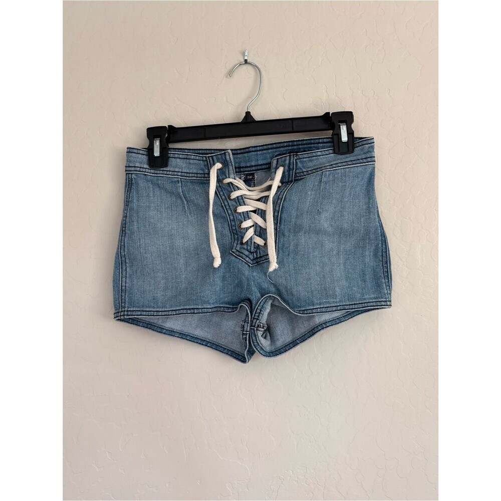 LF Carmar Light Wash Lace Up Denim Shorts Size 26 High Rise Festival Grunge Y2K